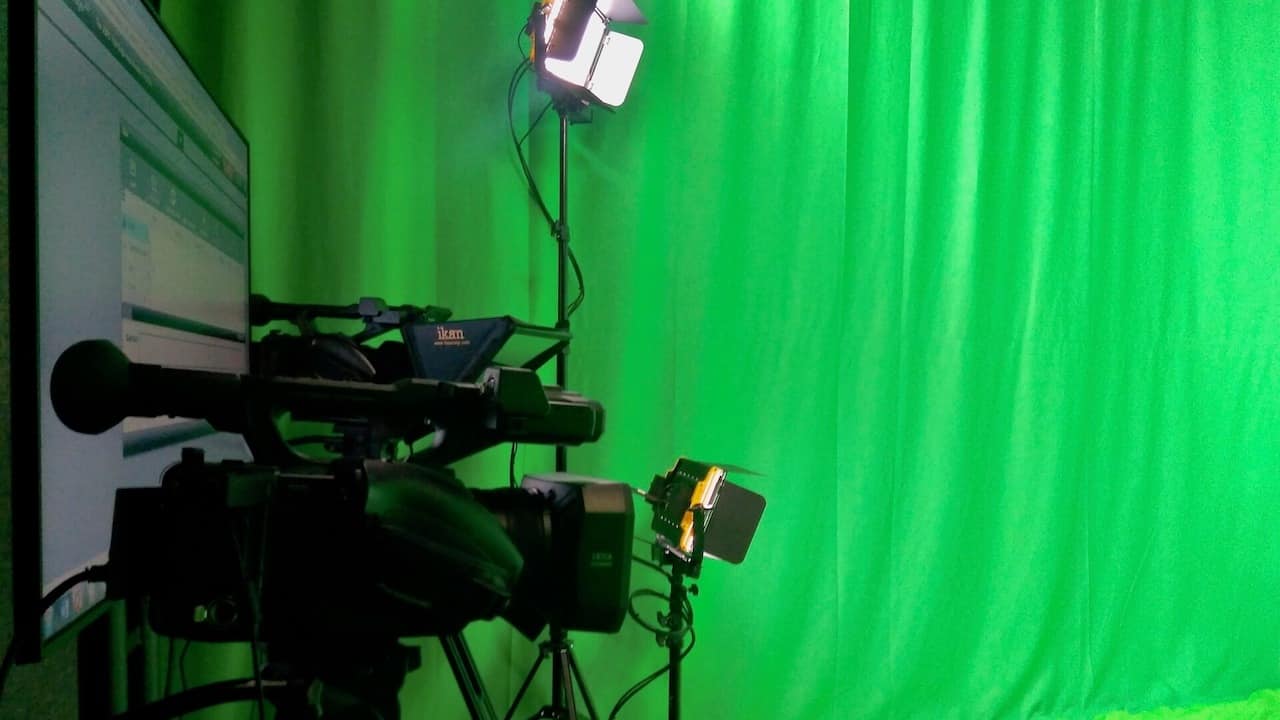 Green Screen Studio Production - english camera crew spain - Popular  Pictures